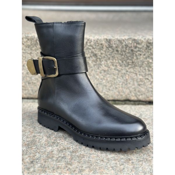 Boot M/Spenne   |  Boot M/Spenne  fra Laura Bellariva