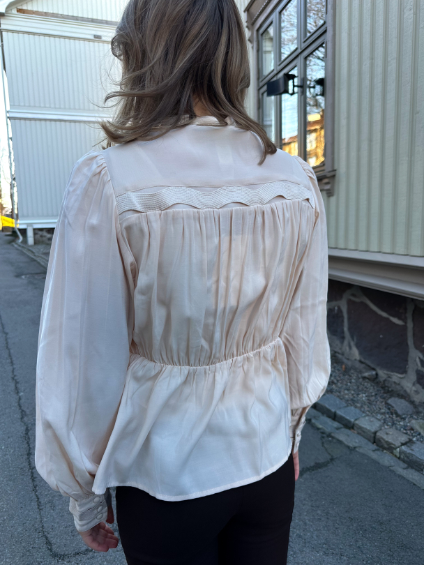 Unica Shirt - Sheer Bliss  - Image 2