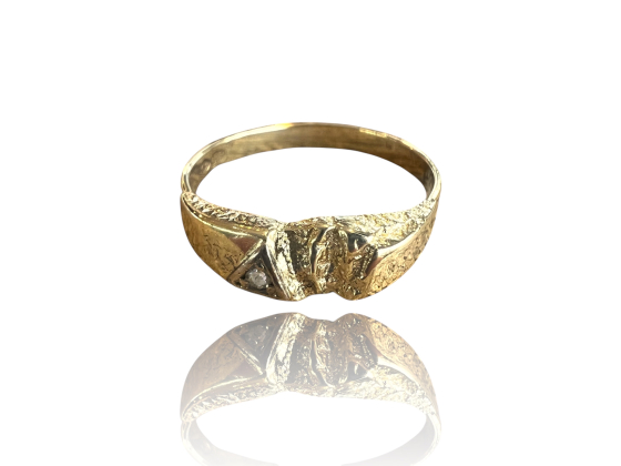 Klosterfoss Vintage - Gullring m. liten diamant 585