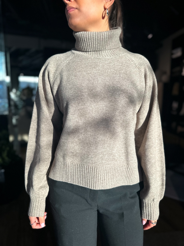 Manzi Short Pullover - Medium Sand Melange - Image 1