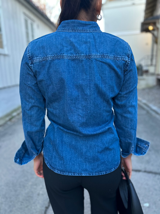 Bea Noa Fitted Denim Shirt - Medium Blue - Image 3