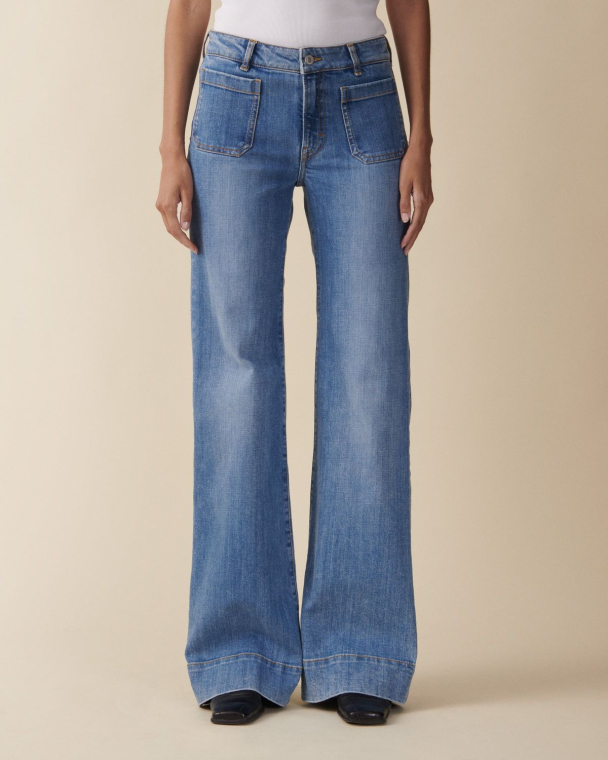 ST MONICA LOW - Image 1