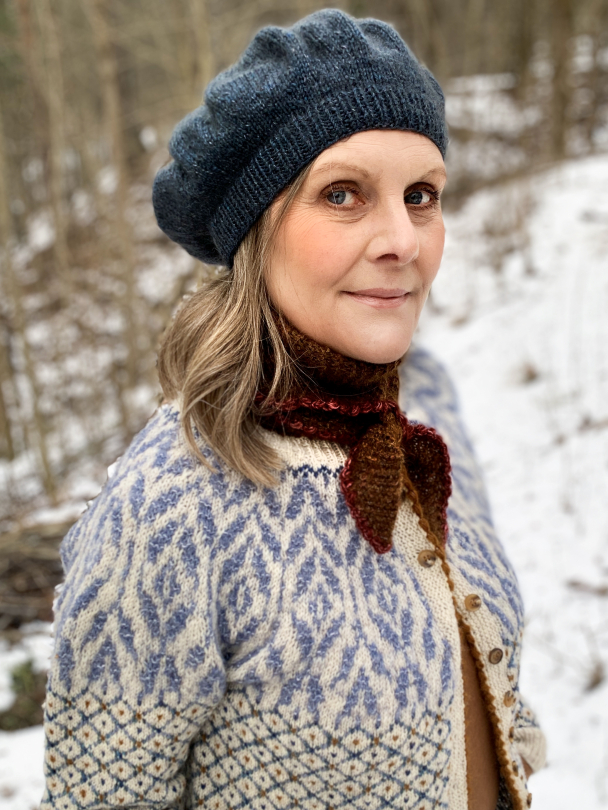 Neck Scarf (ENG) - Image 2