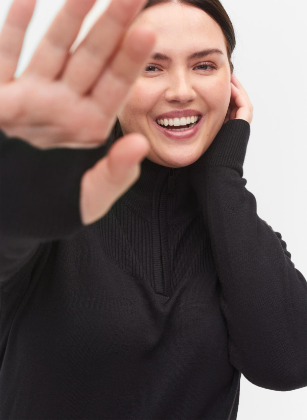 Zizzi mBamboo genser med høy hals og glidelås - Image 4