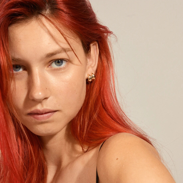 Pilgrim Edwina chunky huggie hoop øredobber - Image 2