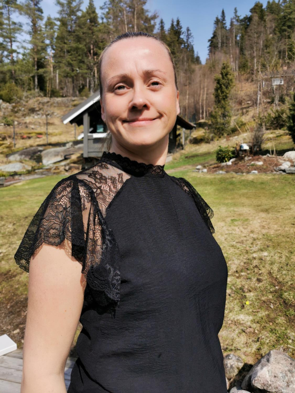 Only Kristine topp med blondeermer - Image 2