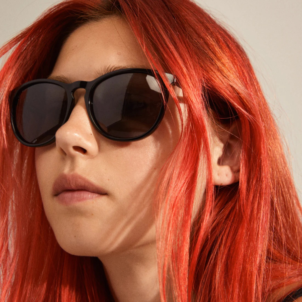 Pilgrim Camilla solbriller i resirkulert plast, sort - Image 4