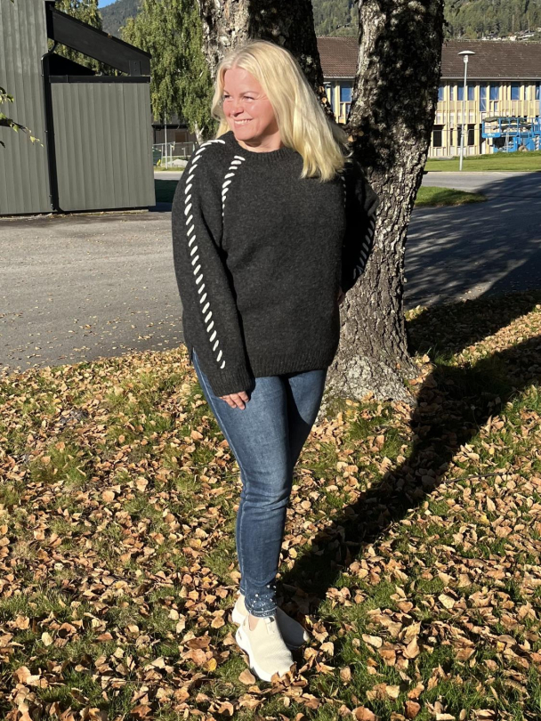 Zizzi mStitch strikket genser - Image 5