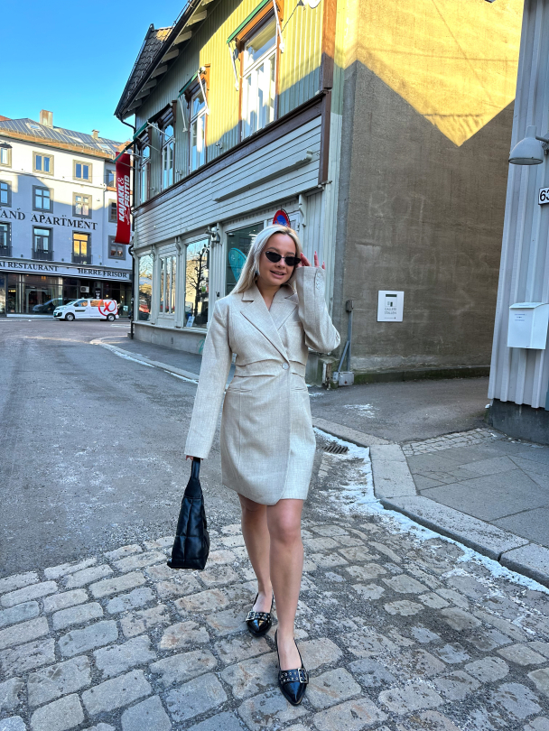 Decy Blazer Dress - Light Sand Melange  - Image 3