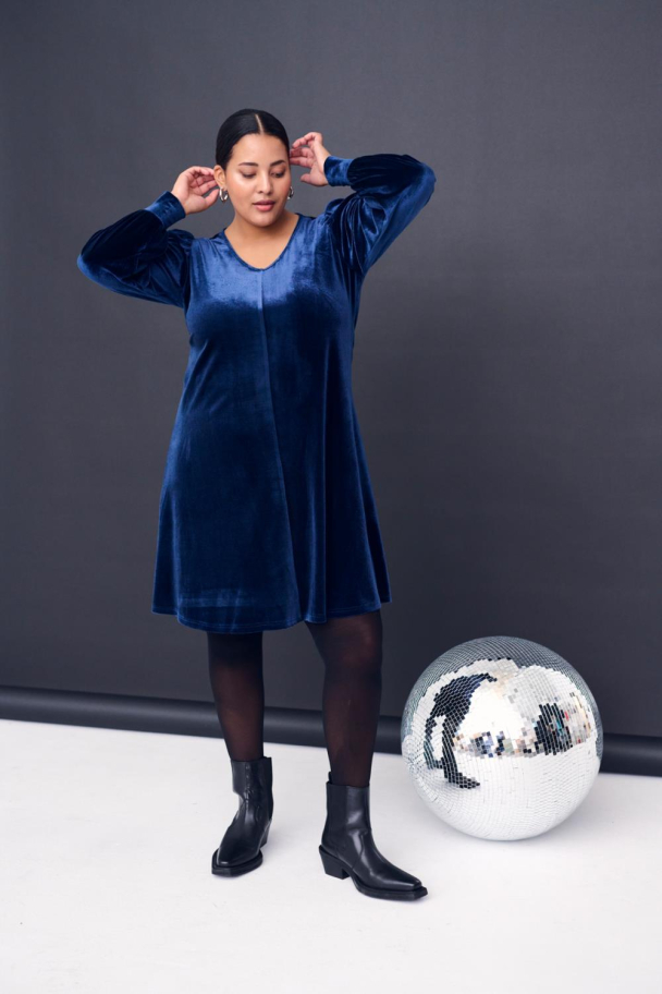 Kaffe Curve Hellen fløyelskjole - Image 1