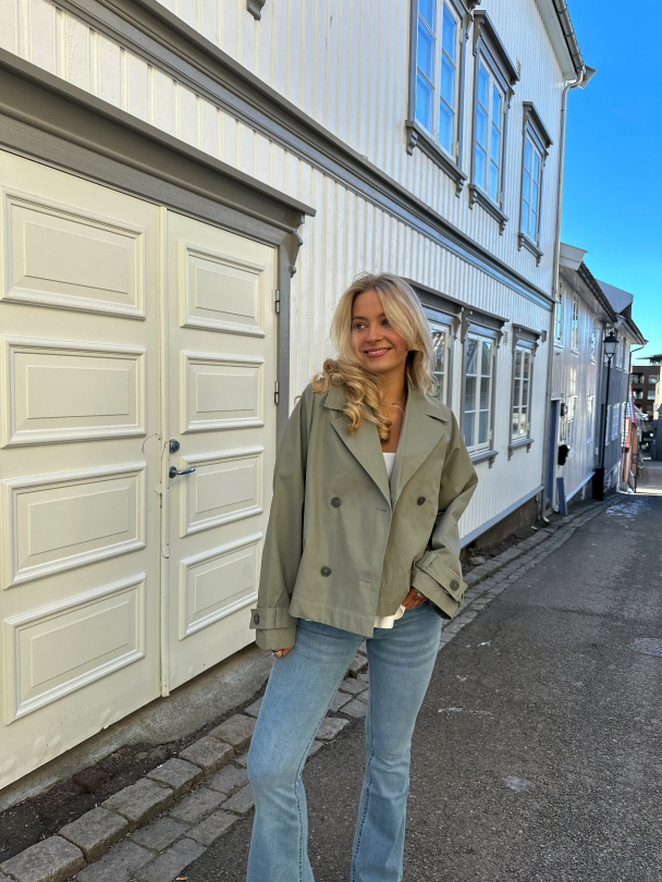 Cilo Short Trenchcoat - Vetiver  - Image 3