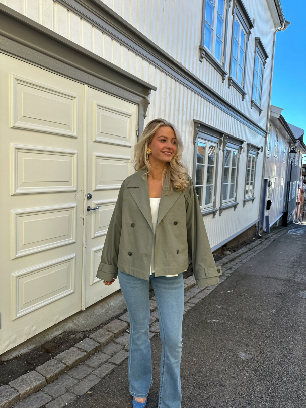 Cilo Short Trenchcoat - Vetiver  - Image 4