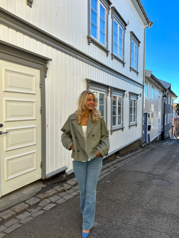 Cilo Short Trenchcoat - Vetiver  - Image 7