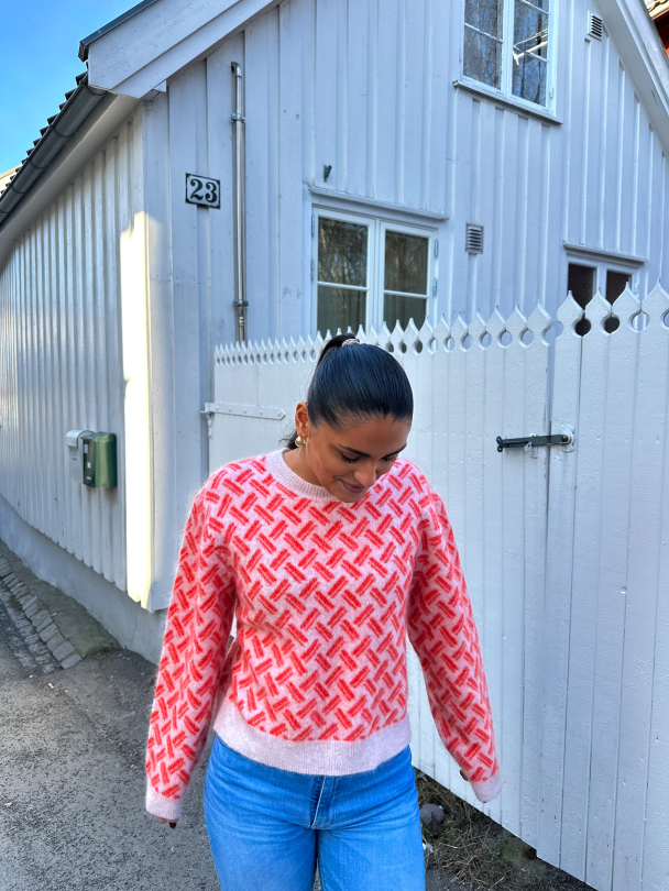 Kaja Knit O-neck - Poinciana - Image 3