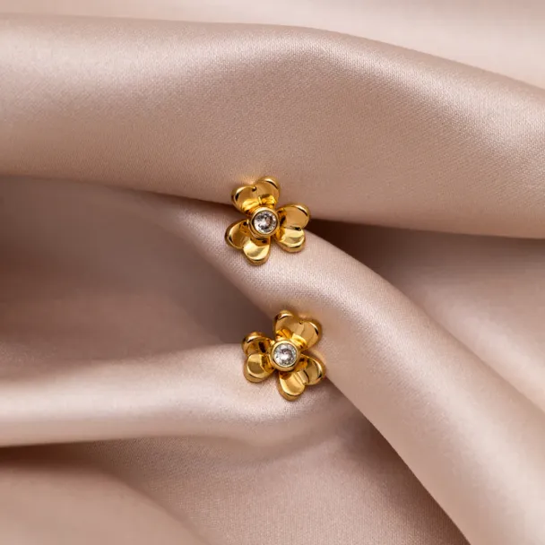 Floral Clover Stud - Image 2