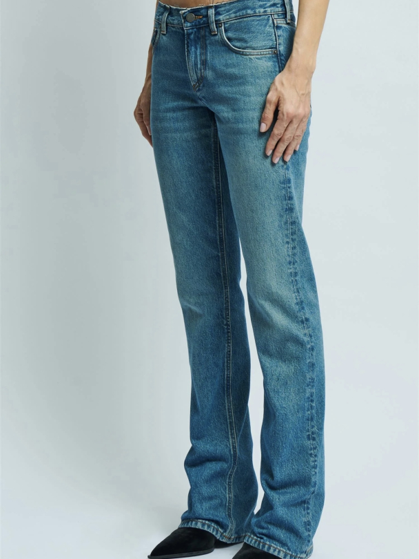 Carly - Image 1