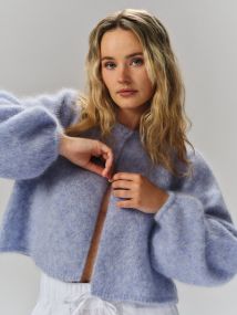 2065_7719843dca-amelia-chunky-cardigan_light-blue-medium.jpeg