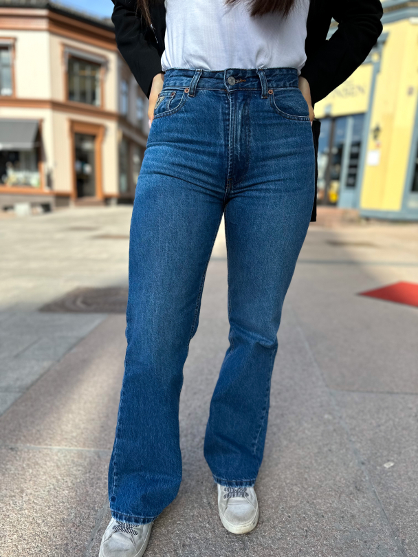 Ninette -Jackson Distressed - Image 1