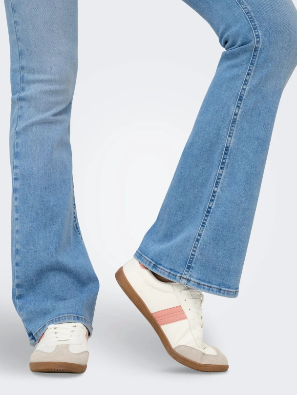 Only Blush midwaist flared jeans - Image 6