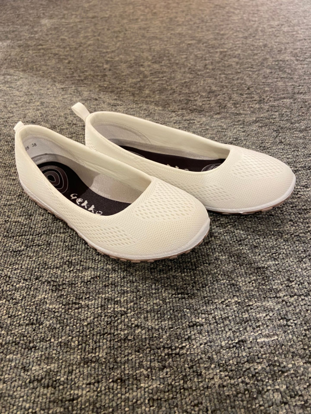 Taylor Hvit - Image 1