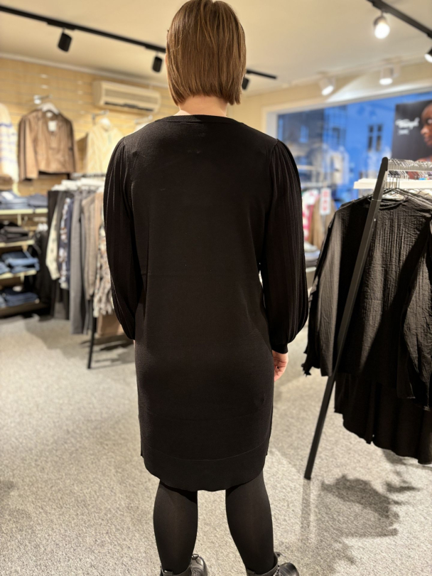 KAlone Strikket Kjole Svart - Image 3