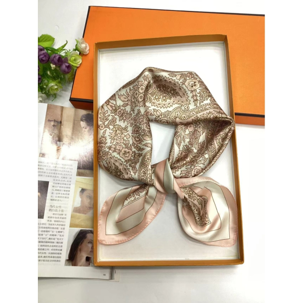 Paisley Bandana - Image 1