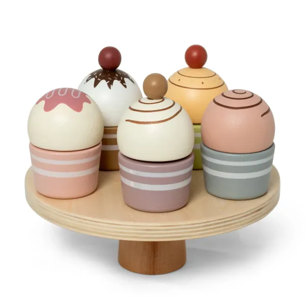 MAMAMEMO | Cupcakes på kakefat