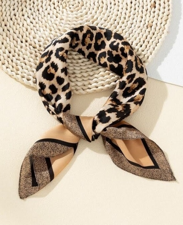 Leo Bandana - Image 1