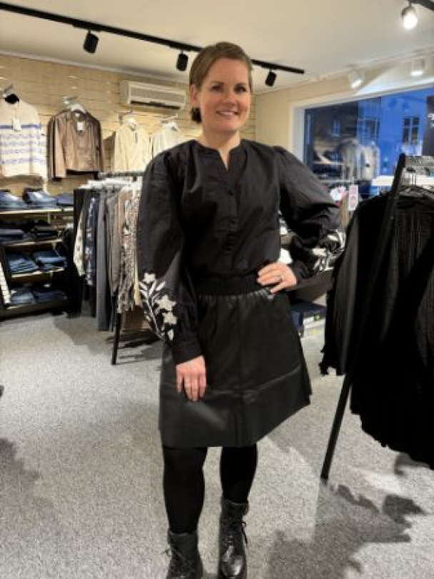 KAmikka skinnlook skjørt - Image 1