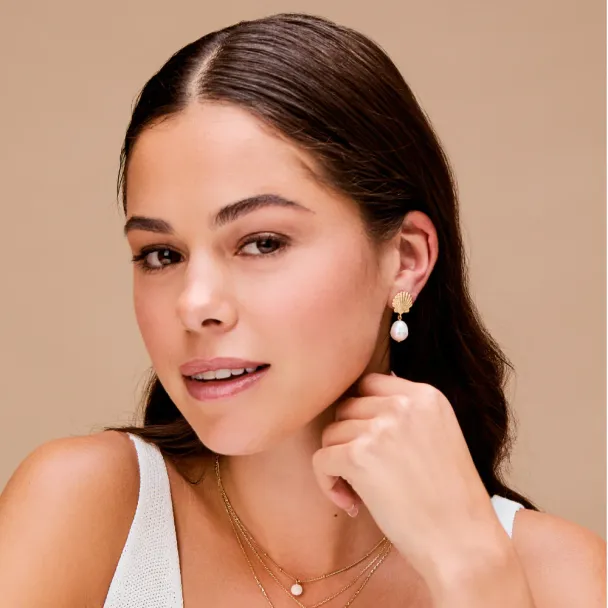 Shell & Pearl Earring - Image 2