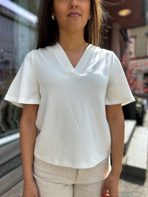 Tenny V-Neck - Snow White - Image 1