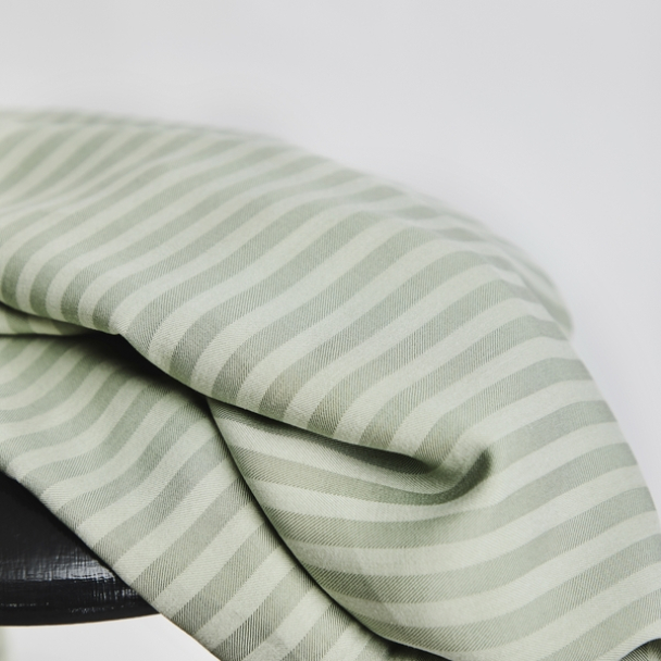 Stripete viskosetwill - Soft Mint - Image 1