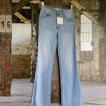 Kezia Jeans
