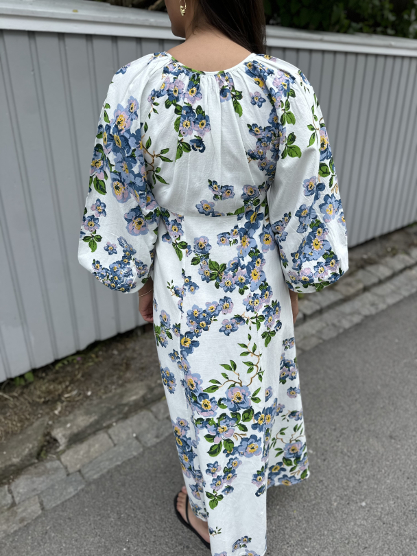 Linen Pleated Dress - Blue Cherry Blossoms - Image 4