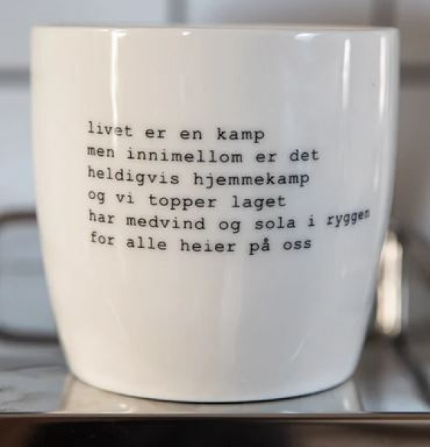 Krus Hvit "Hjemmekamp" by Trygve Skaug 