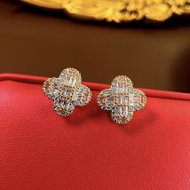 Clover B Earring