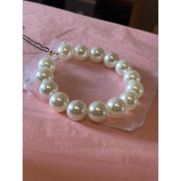 Big Pearl Necklace            |             Big Pearl Necklace fra Simplicity New York