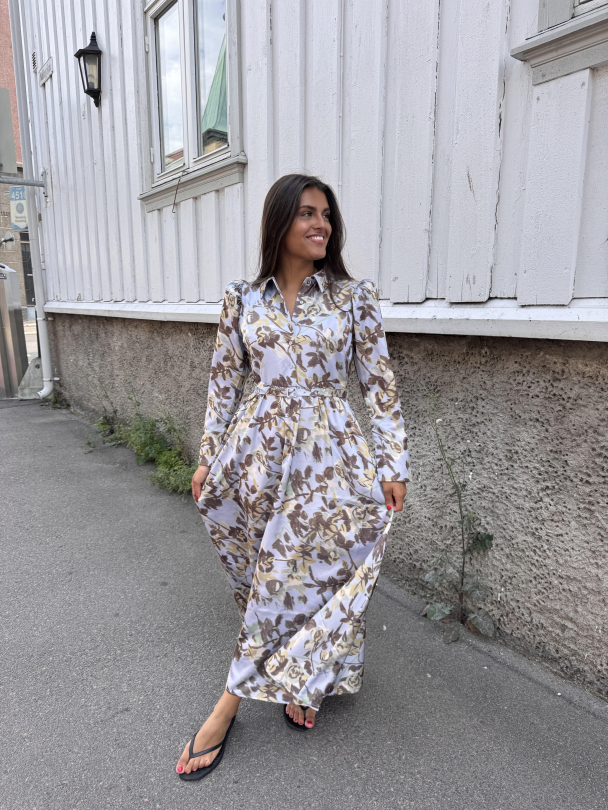Tailored Satin Shirt Dress - Wallpaper - Image 3