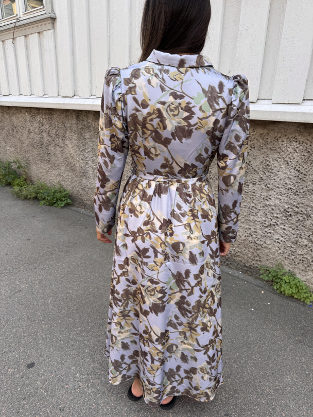 Tailored Satin Shirt Dress - Wallpaper - Image 4