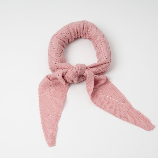 Rosenvinge strikket lite triangelskjerf