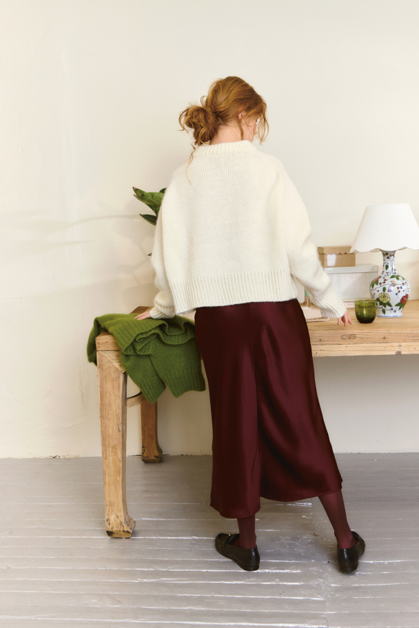 2502 - 10 - Wendy Sweater Chynky Edition - Image 3