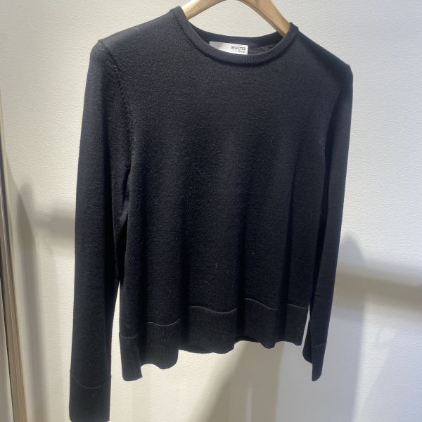 Thea Knit Wool O-Neck Blk