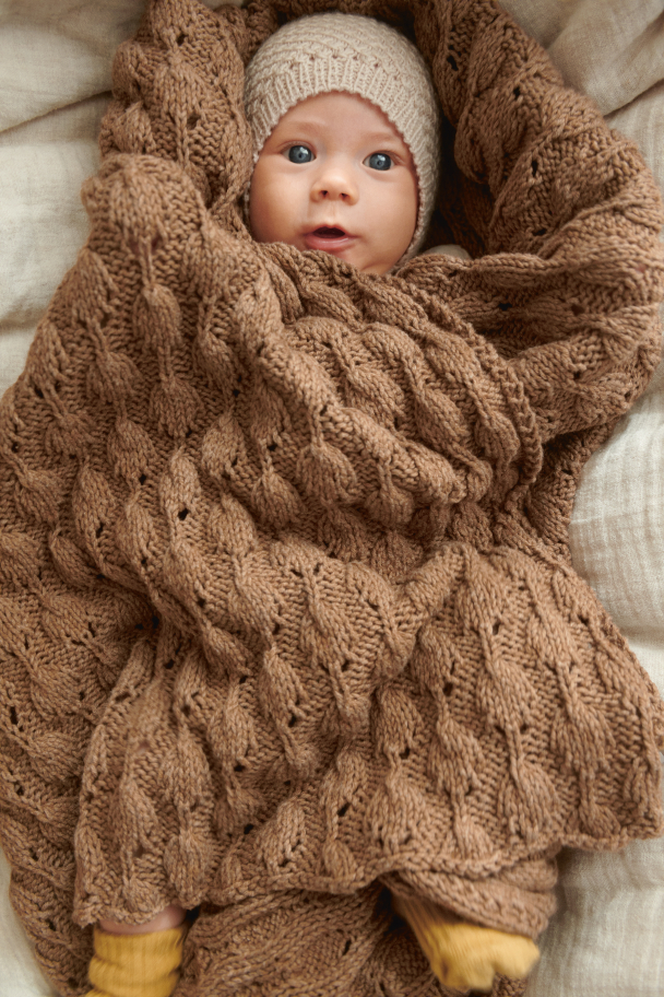 2413 - 3 - Lilja Babyblanket - Image 1