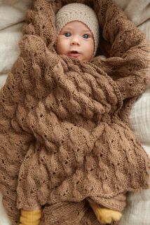 2413 - 3 - Lilja Babyblanket