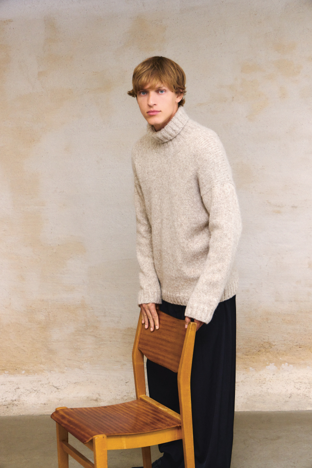2412 - 2 - Dave Sweater Man - Image 4