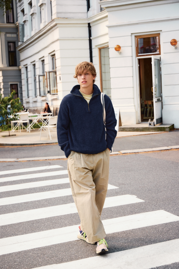 2412 - 4 - Matthew Sweater Man - Image 4