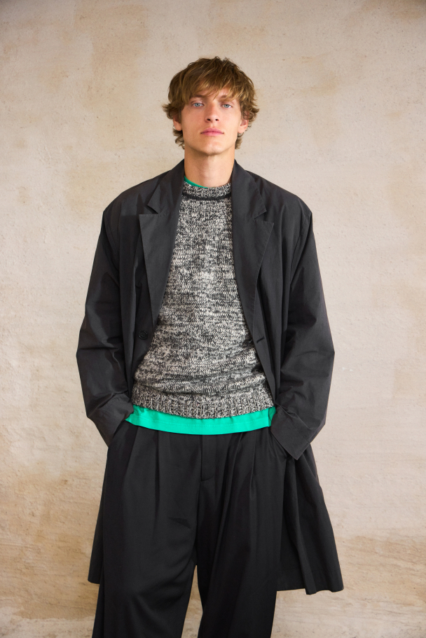 2412 - 7 - Harvey Sweater Man - Image 4