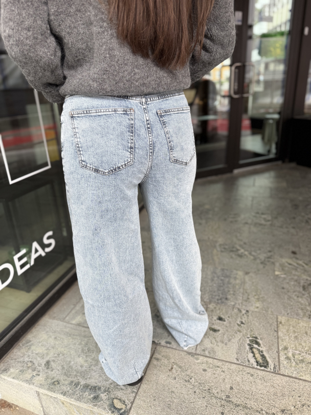 Gzdea Barrel Jeans - Light Blue - Image 5