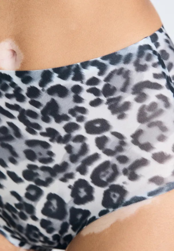 Softstretch, Full briefs, Grey Leopard - Image 1