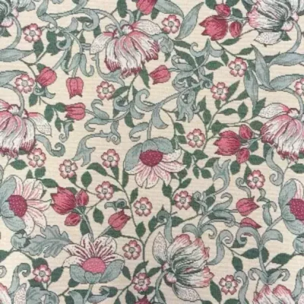 Gobelin- red flowers. William Morris